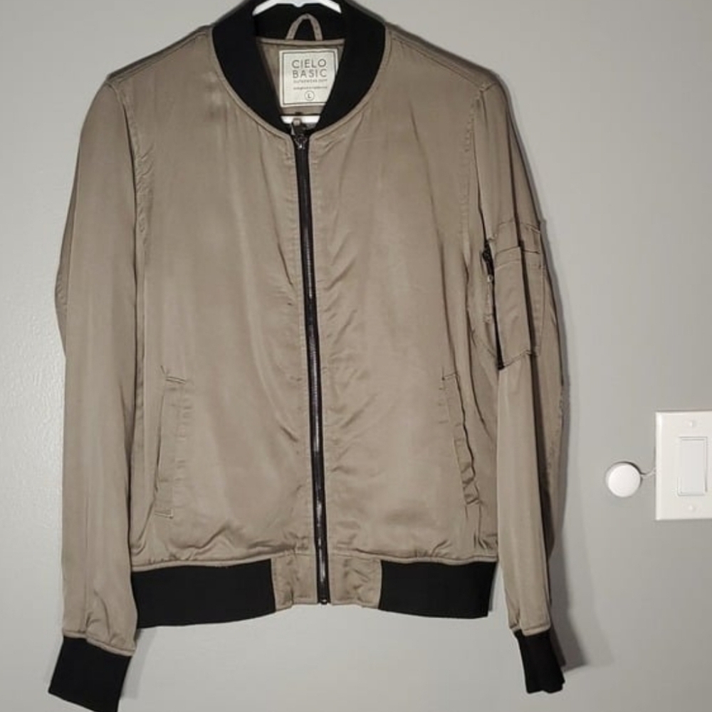 Light Olive Green Bomber Jacket - NWT - Picture 3 of 9